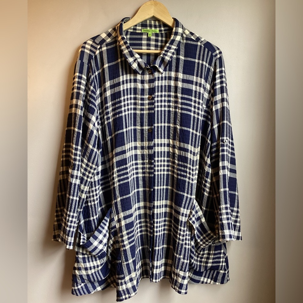 Trisha Tyler Button down - Picture 11 of 11